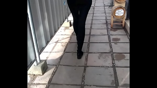 milf walking2